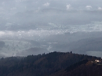 DSC0081a  Schloss Bürgeln über dem Kanderner Tal